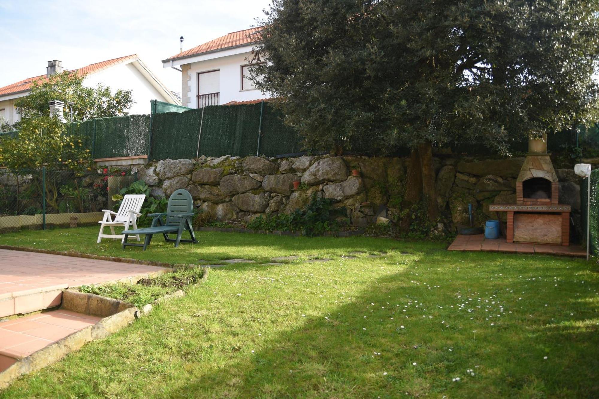 Chalet En Urbanizacion Con Piscina Argoños Exterior foto